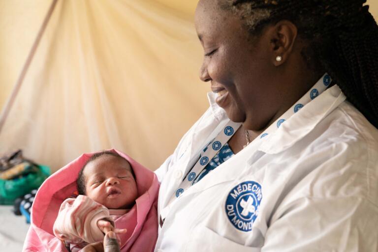 69_DSC06715_©Caroline-Thirion_MDM_Uvira_RDC_Fev.2022-768x513